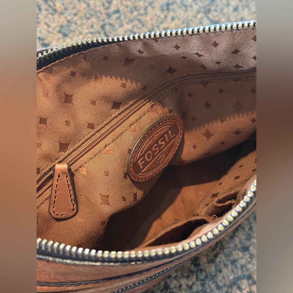 FOSSIL Vintage Explorer Boho Crossbody Satchel Leather Bag. 12”x11”. - Picture 2 of 3